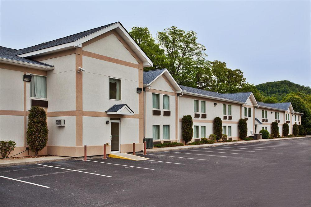 Holiday Inn Express Dillard Extérieur photo